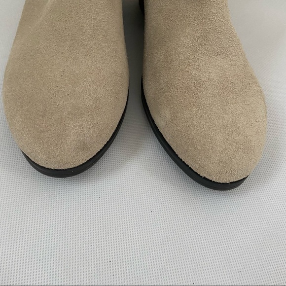 Clarks Ankle Zip Ecru/Light Color Heeled Boots - Picture 3 of 10